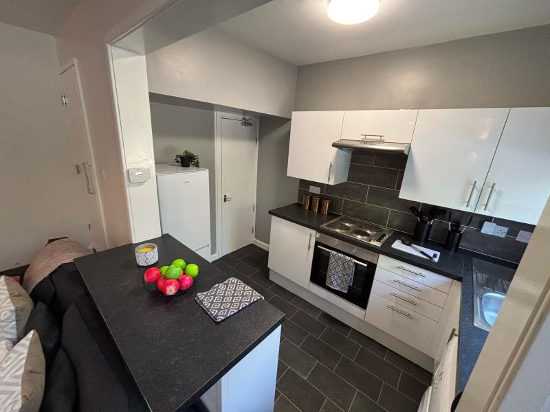 Flat Glebe Avenue in Leeds
