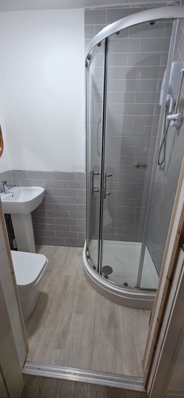 Room Harefield Road in Coventry