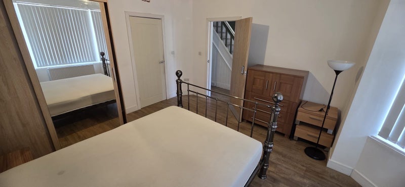 Room Harefield Road in Coventry