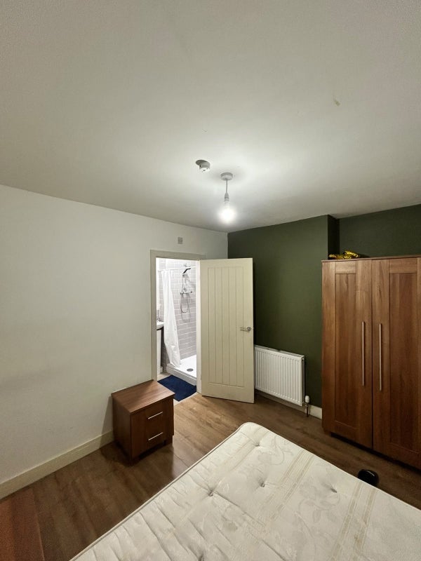 Room Harefield Road in Coventry