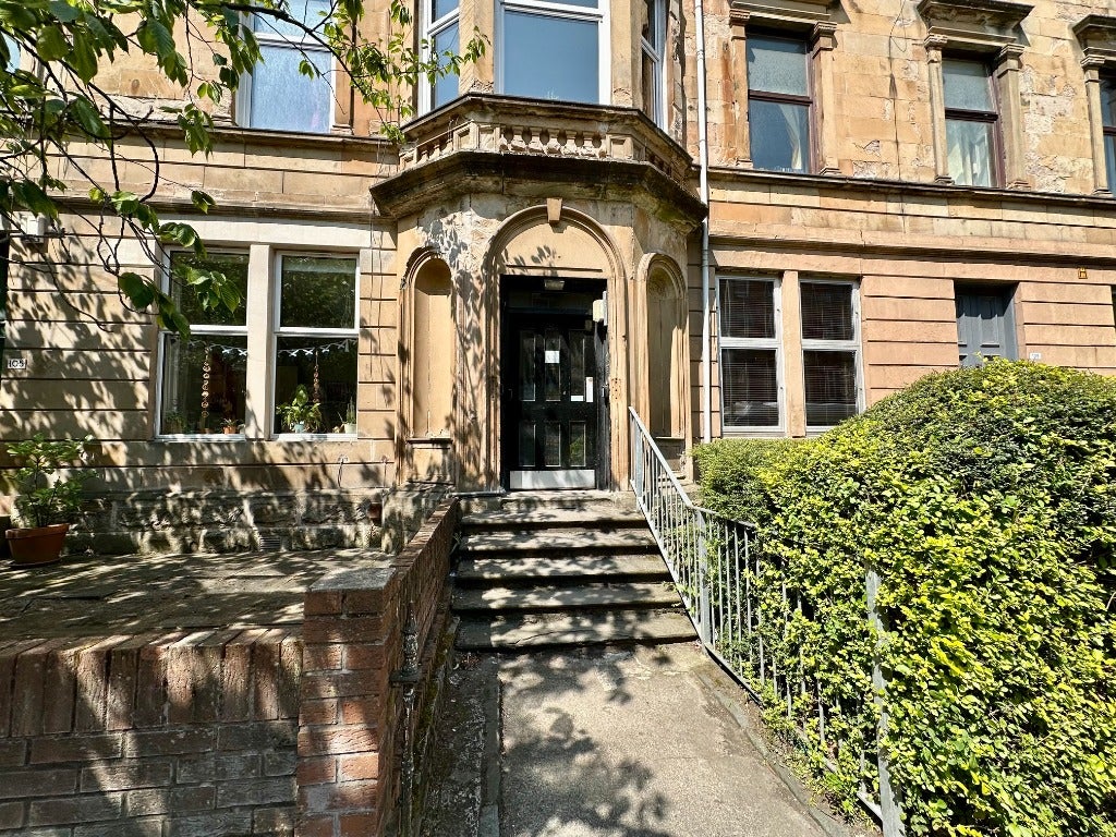Flat Queen Margaret Drive in Glasgow