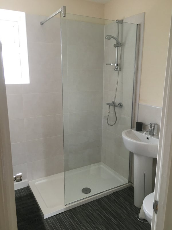 Room Pendlebury Road in Salford