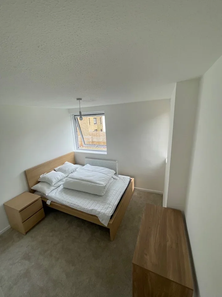 Room Royal Sovereign Avenue in Gillingham