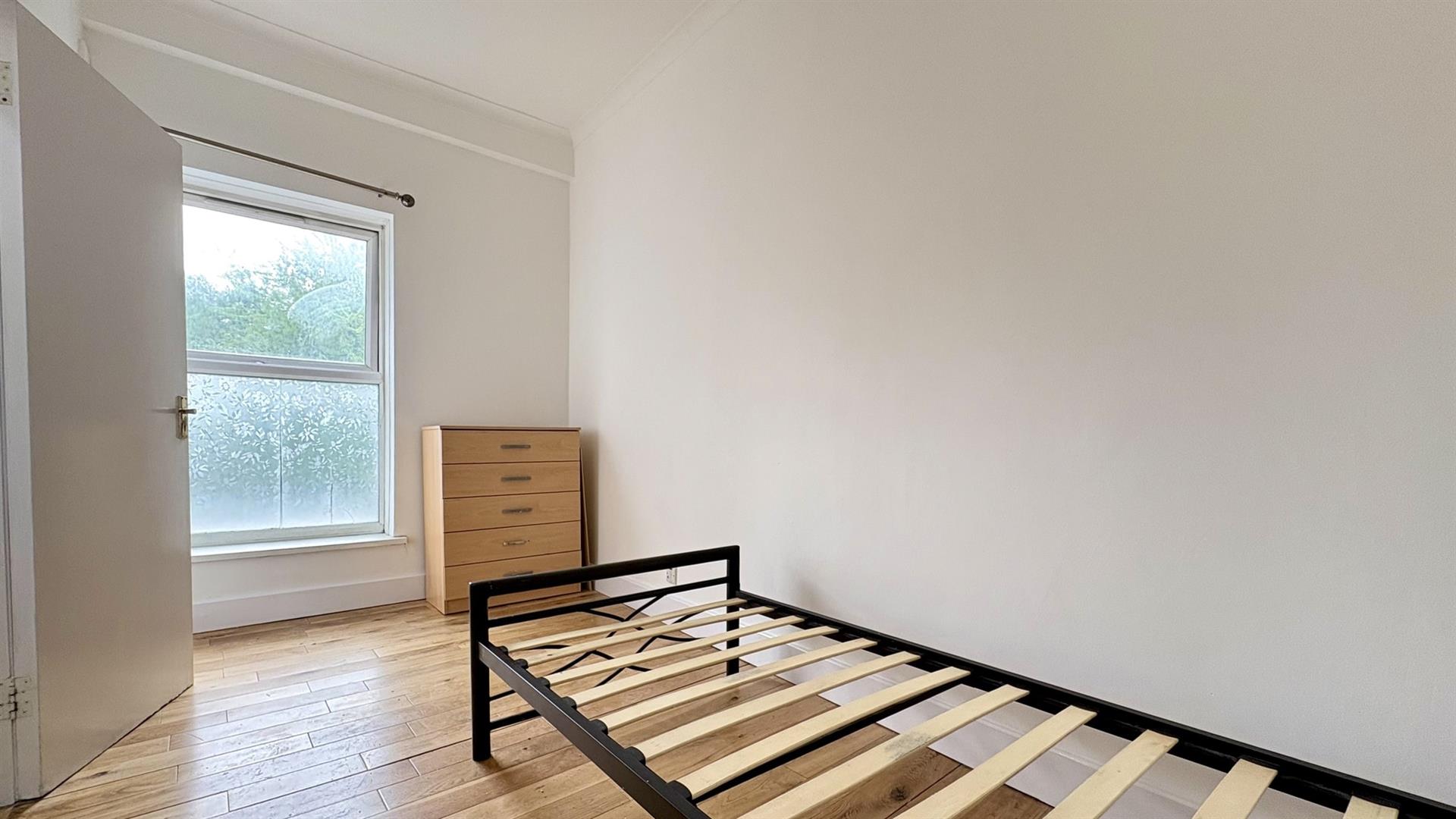 Flat Burdett Road in Greater London