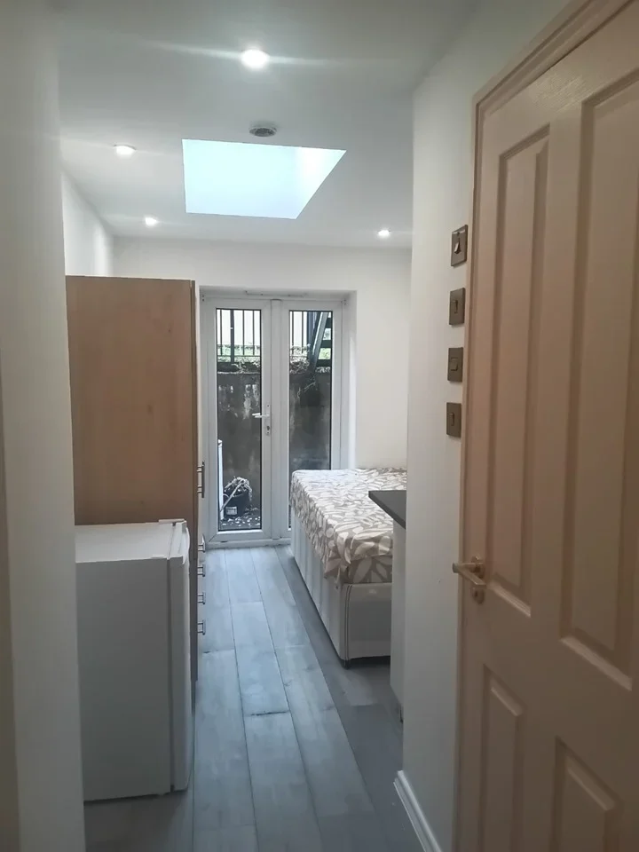Flat Blackstock Road in Greater London