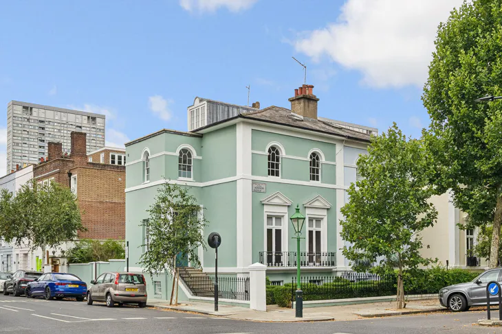 House Addison Avenue in Greater London