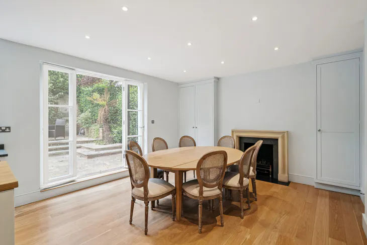 House Addison Avenue in Greater London