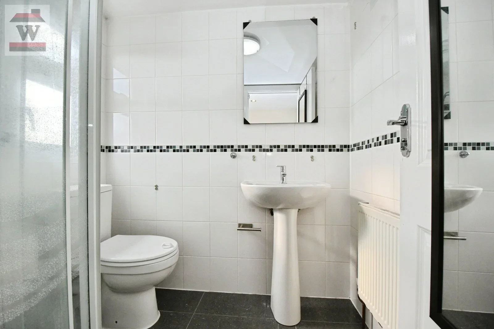 Flat Mafeking Avenue in Greater London