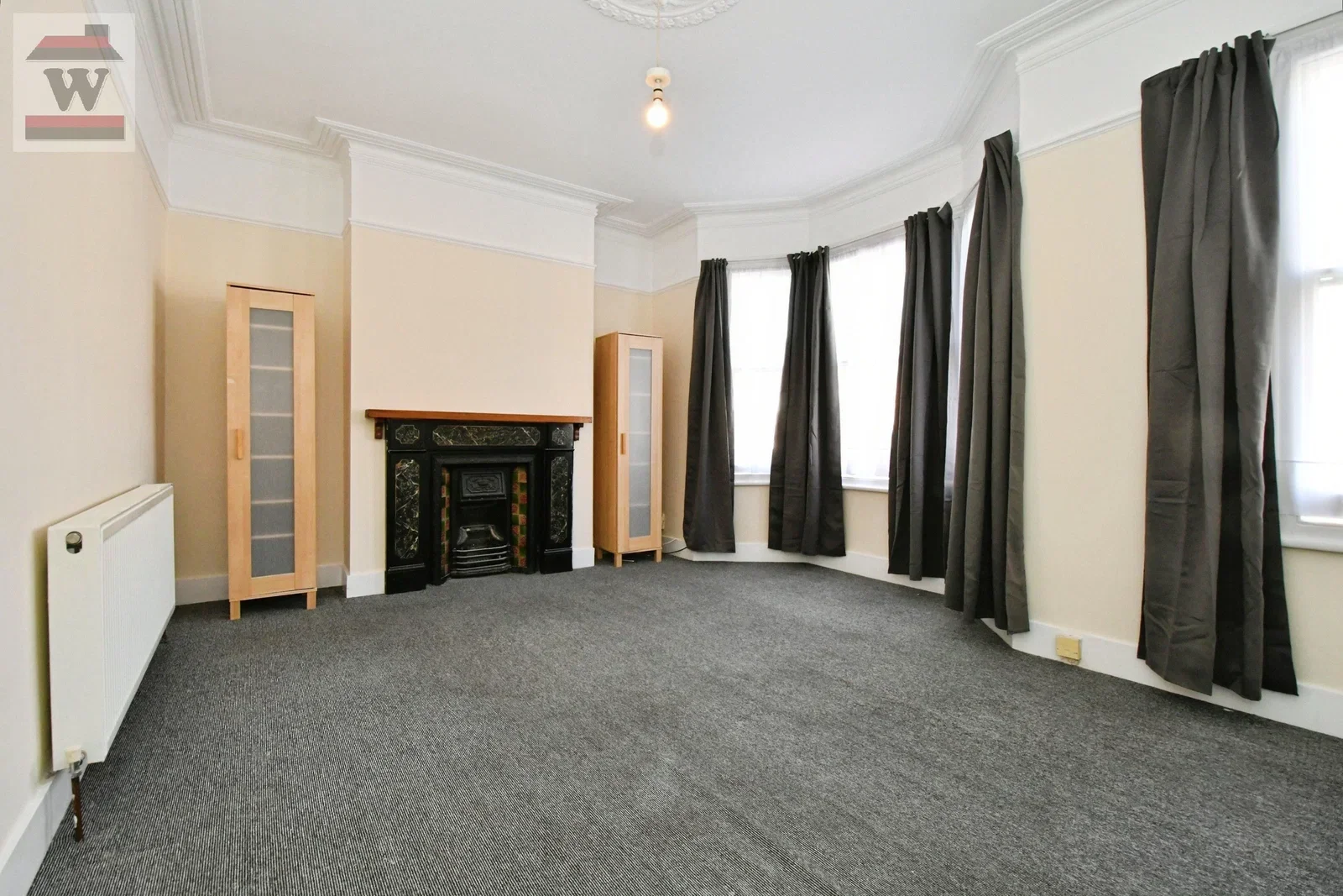 Flat Mafeking Avenue in Greater London