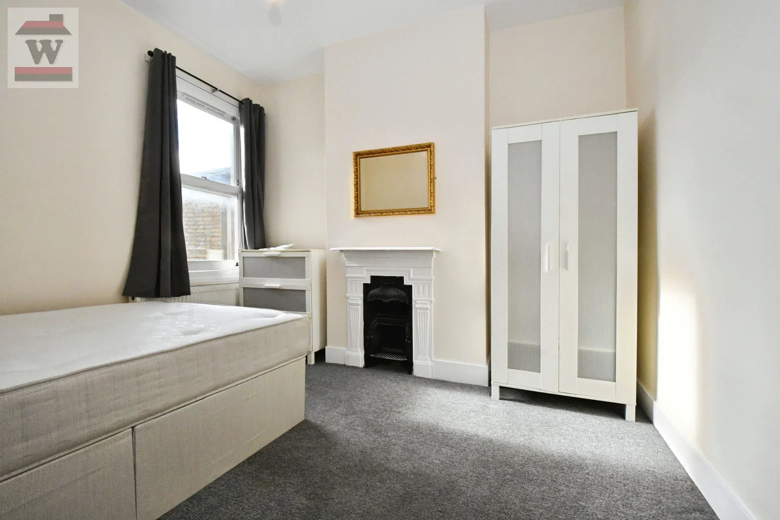 Flat Mafeking Avenue in Greater London