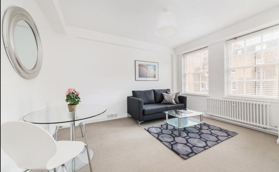 Flat Cheltenham Terrace in Greater London