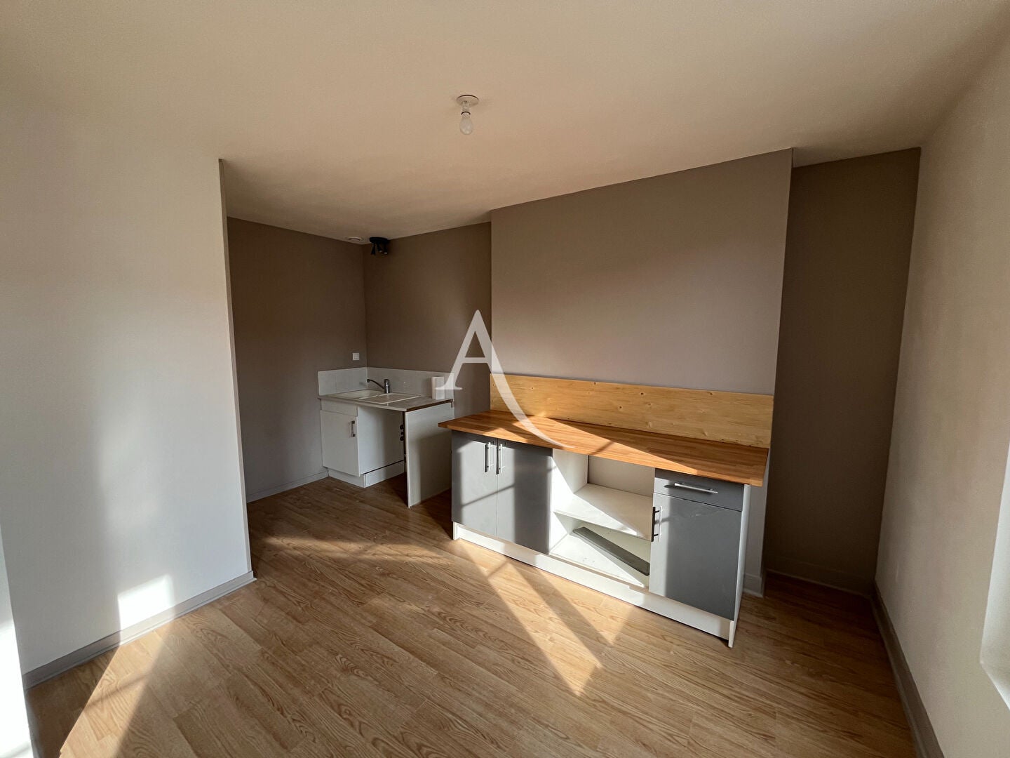 Appartement Place Gaston Bardet à Château-Renault