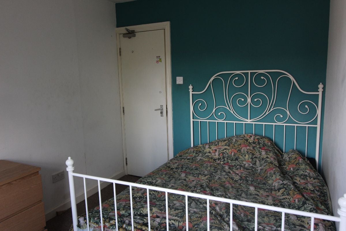 Room Jubilee Road in Ashfield
