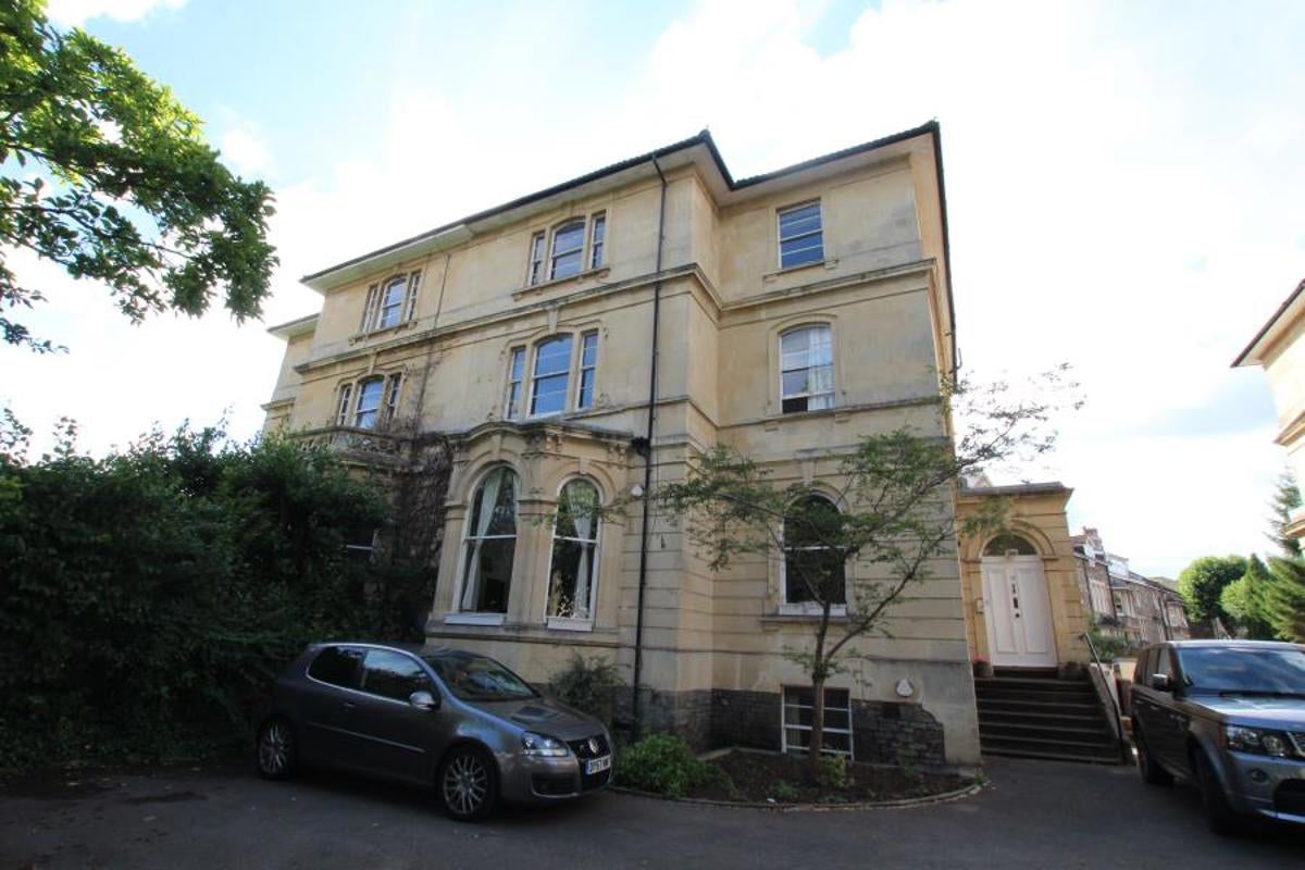 Flat Redland Road in Bristol