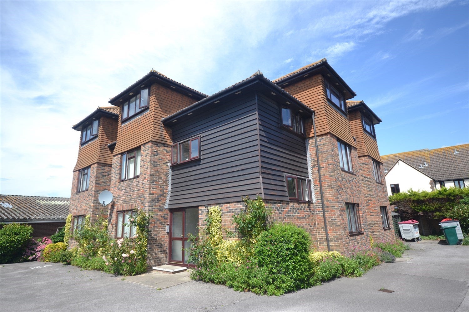 Flat Lewis Road in Chichester