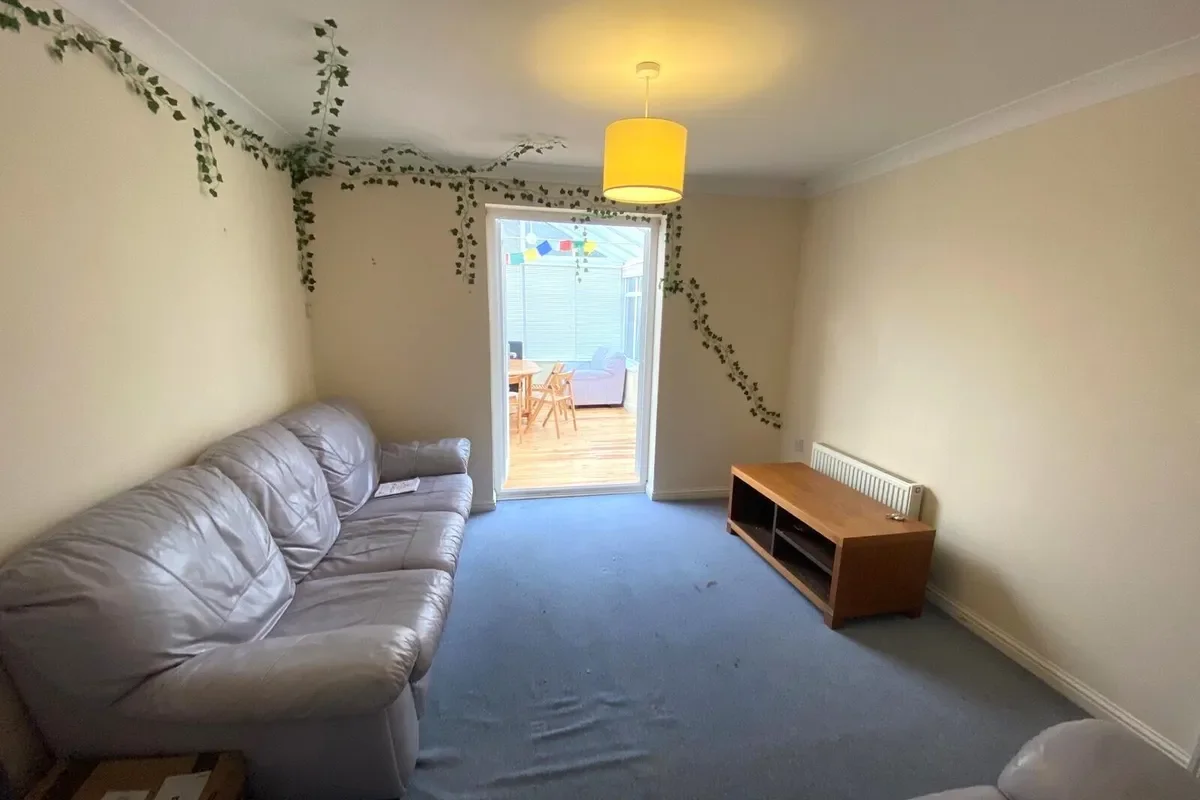 Flat Tizzick Close in Norwich