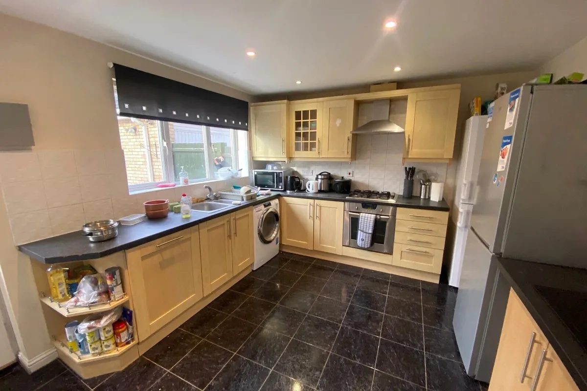 Flat Tizzick Close in Norwich