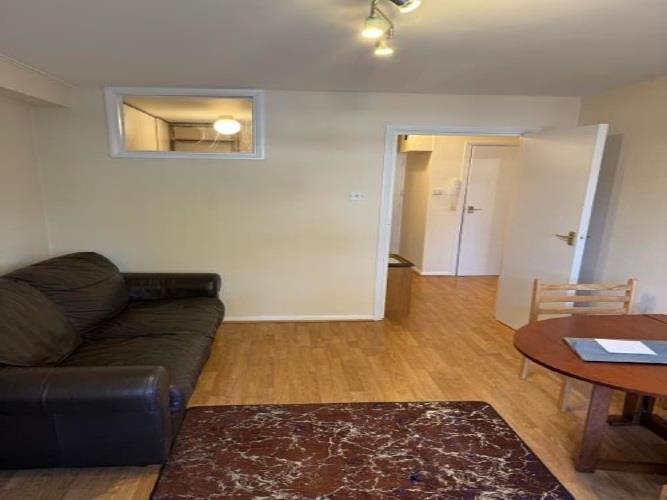 Flat Watford Way in Greater London