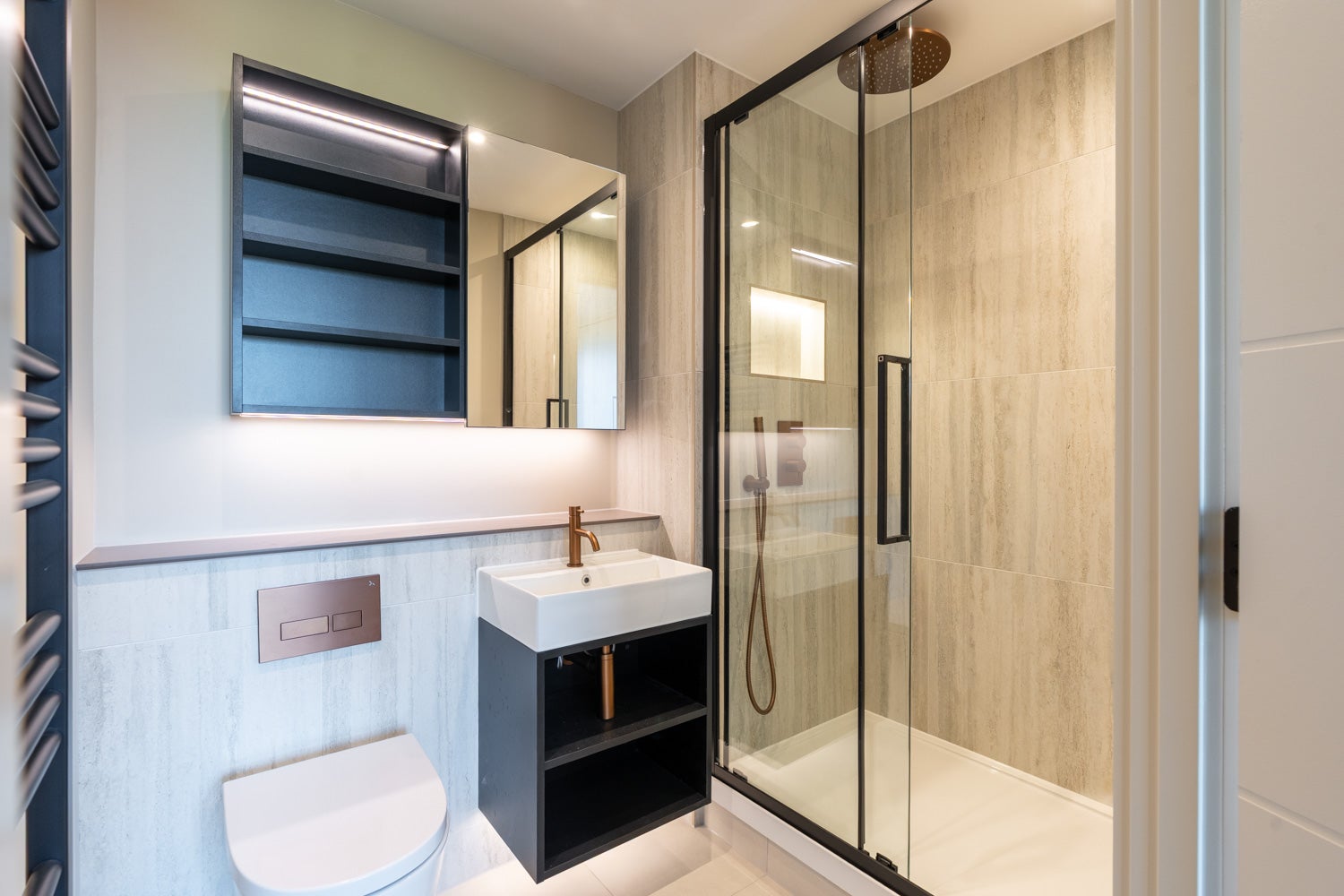 Flat Lapidge Drive in Greater London