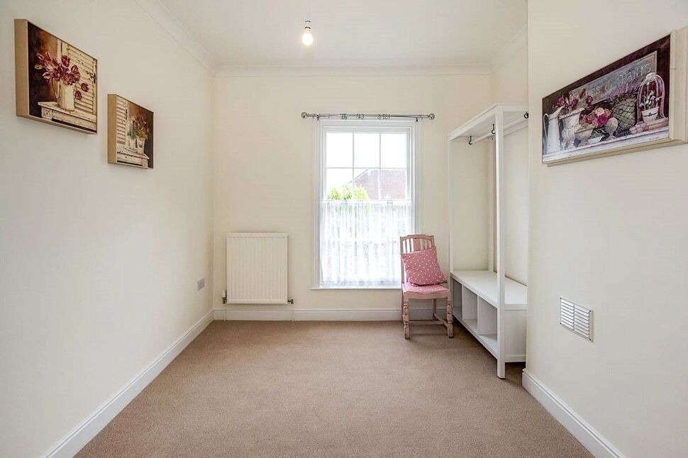 Flat Northwood Square in Fareham
