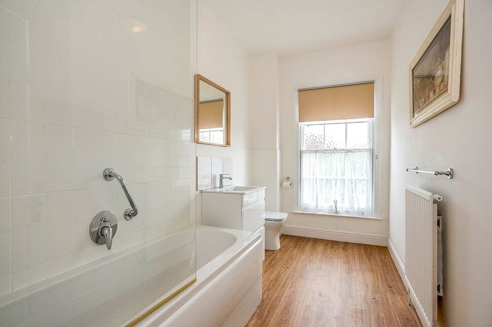 Flat Northwood Square in Fareham
