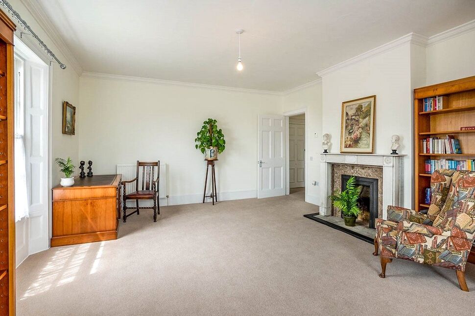 Flat Northwood Square in Fareham