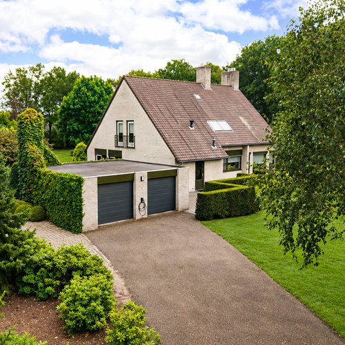 Huis Verbindingsweg 5 in Overslag