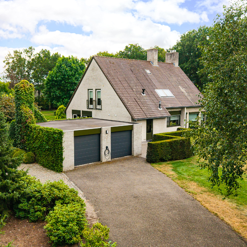Huis Verbindingsweg 5 in Overslag