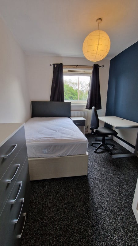 Room Finstall Close in Birmingham