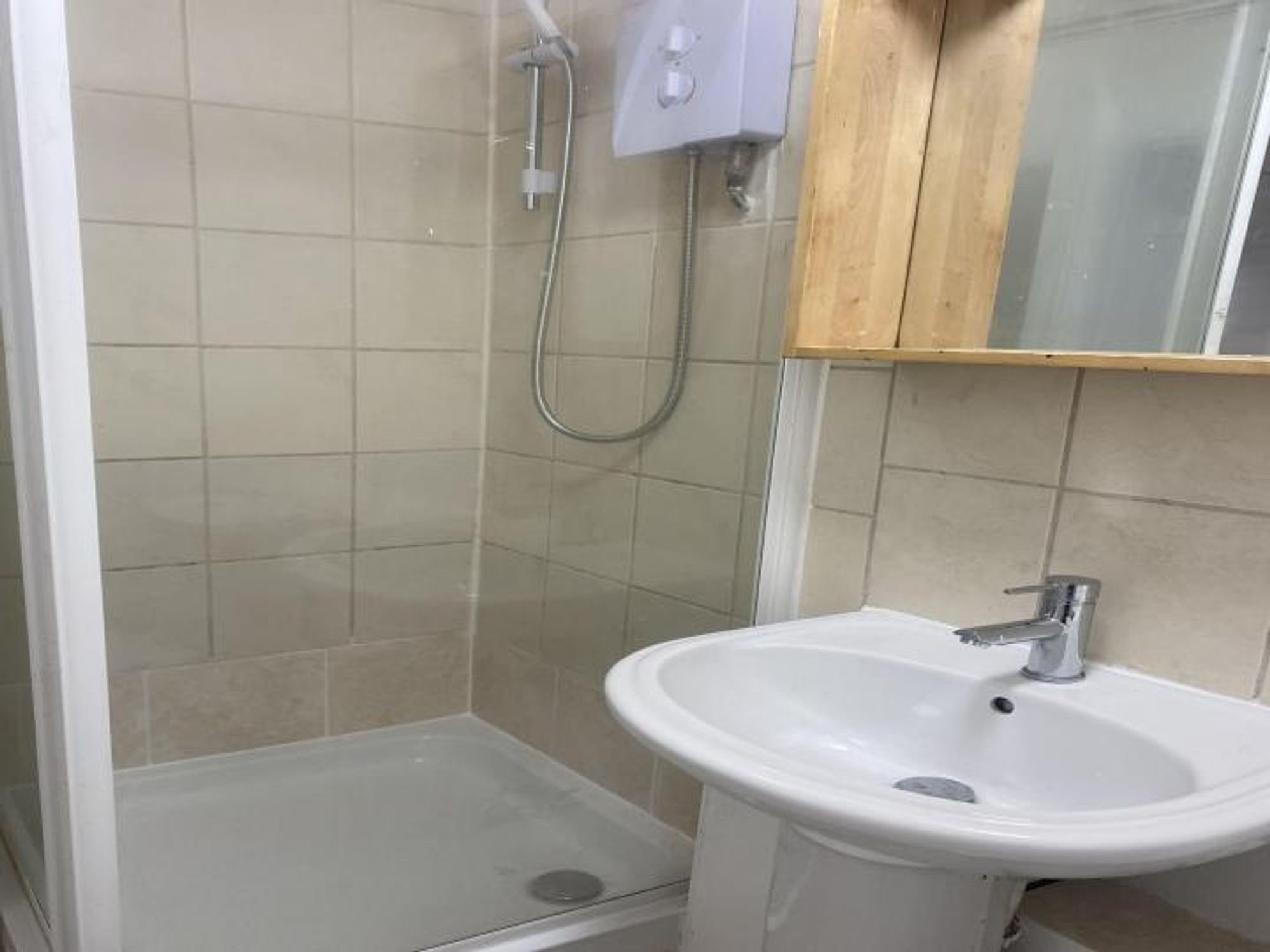 Flat Cricklewood Broadway in Greater London
