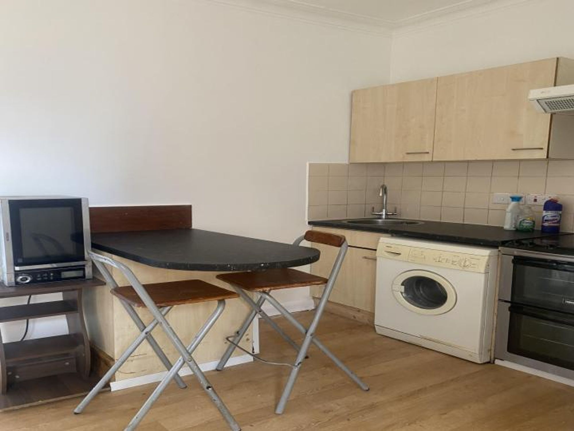 Flat Cricklewood Broadway in Greater London