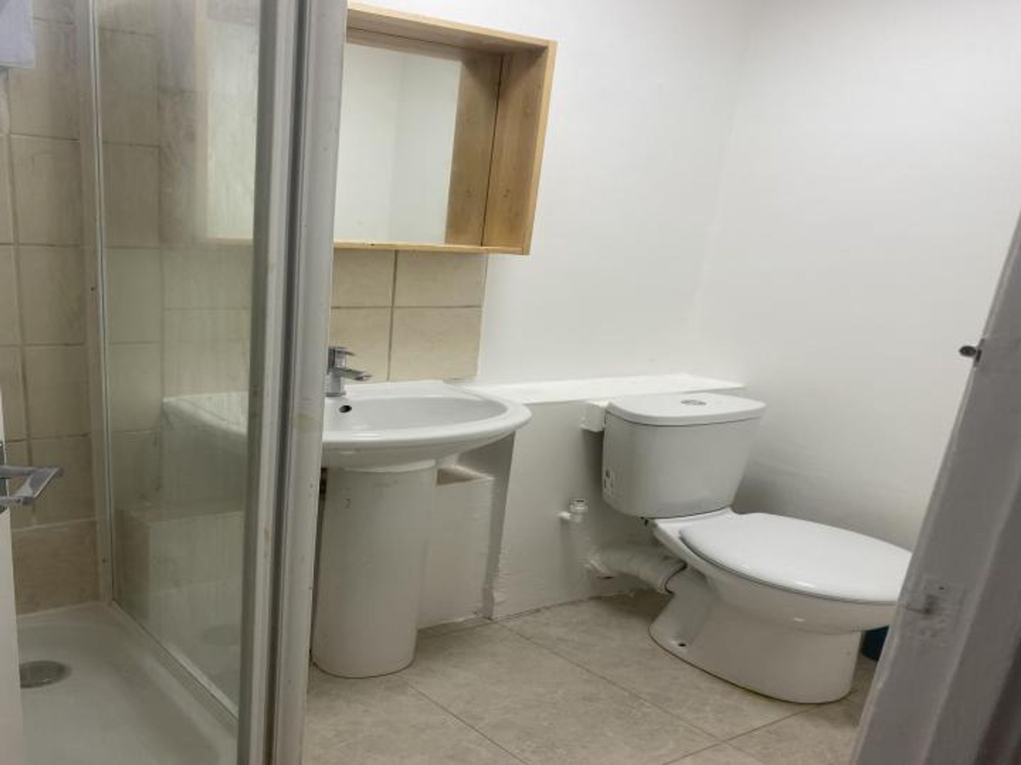 Flat Cricklewood Broadway in Greater London