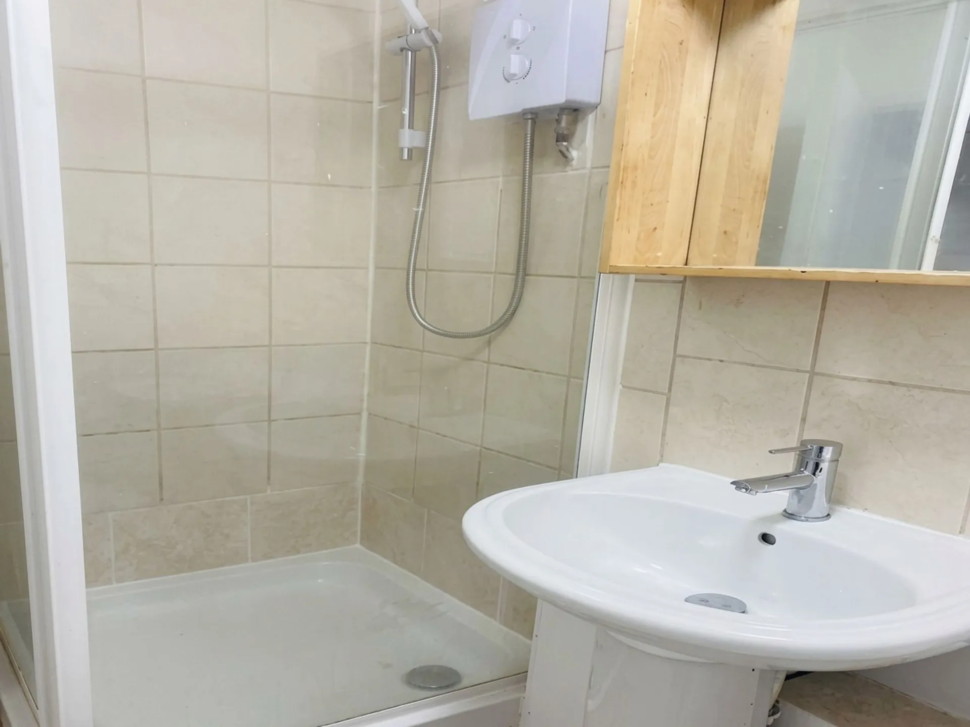 Flat Cricklewood Broadway in Greater London