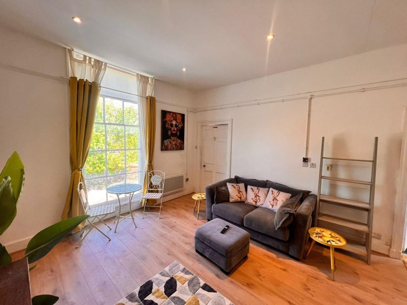Room Lytton Street in Liverpool