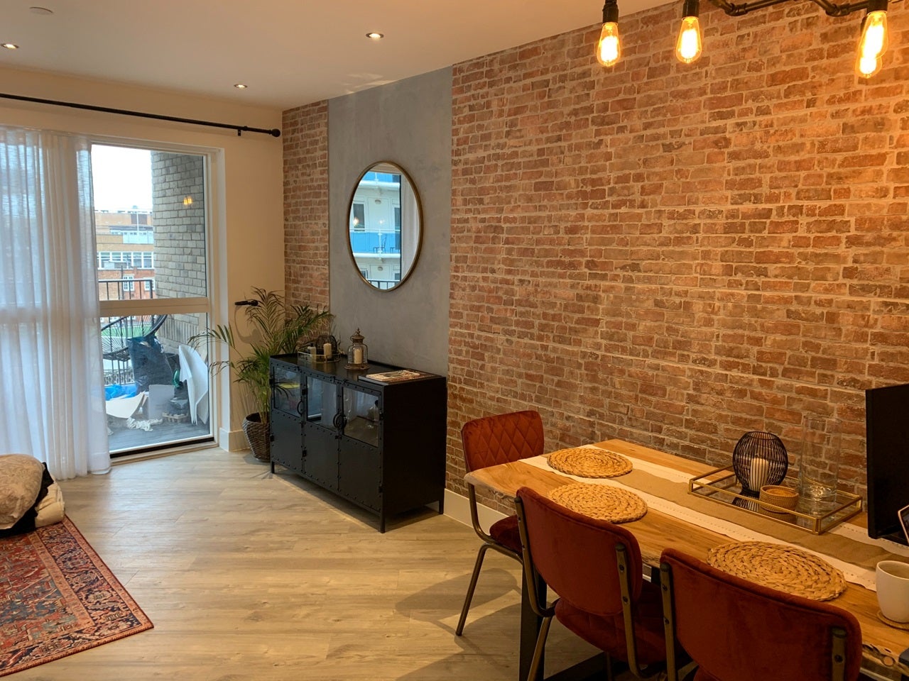 Room Lyon Road in Greater London