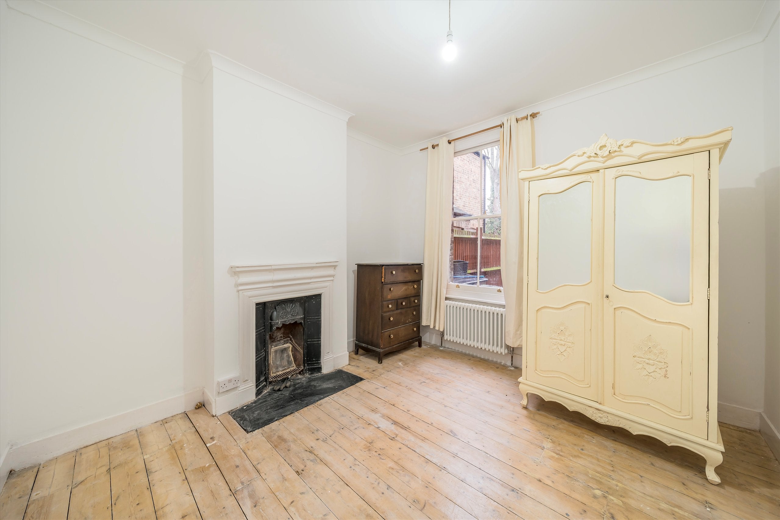 Flat Eastcombe Avenue in Greater London