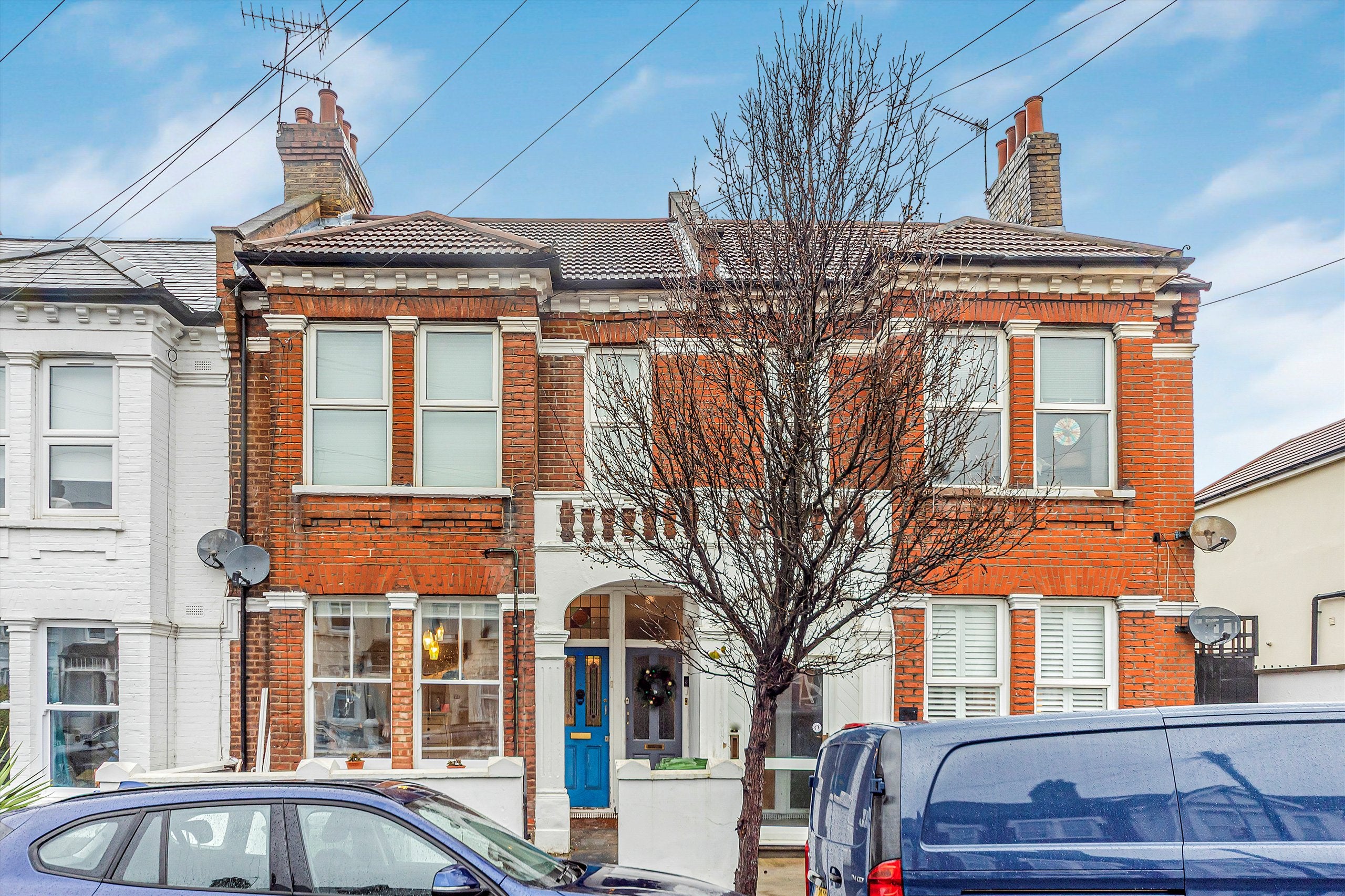 Flat Eastcombe Avenue in Greater London