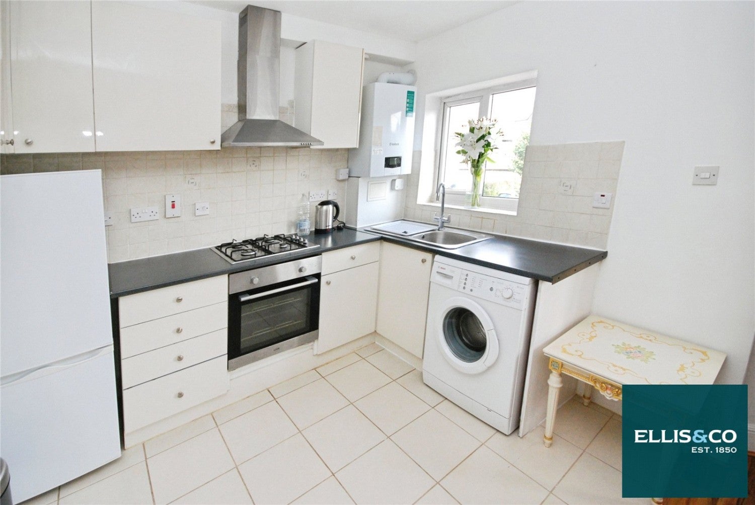 Flat Hamilton Road in Greater London