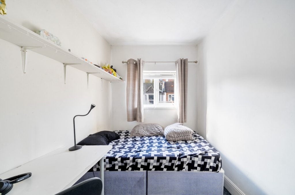 Room Thackeray Road in Southampton