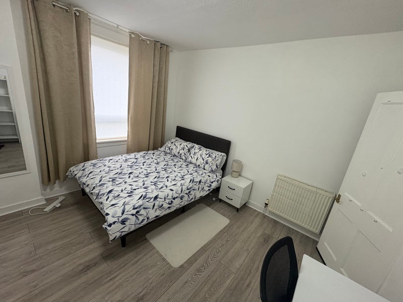 Room Sunart Road in Glasgow