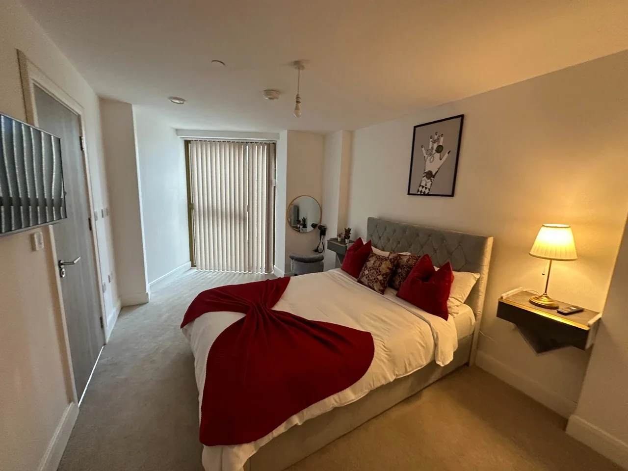 Flat Hawthorn Road in Greater London