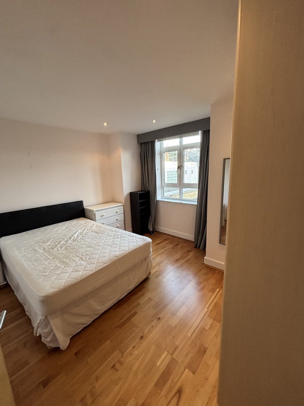 Room Clapham High Street in Greater London