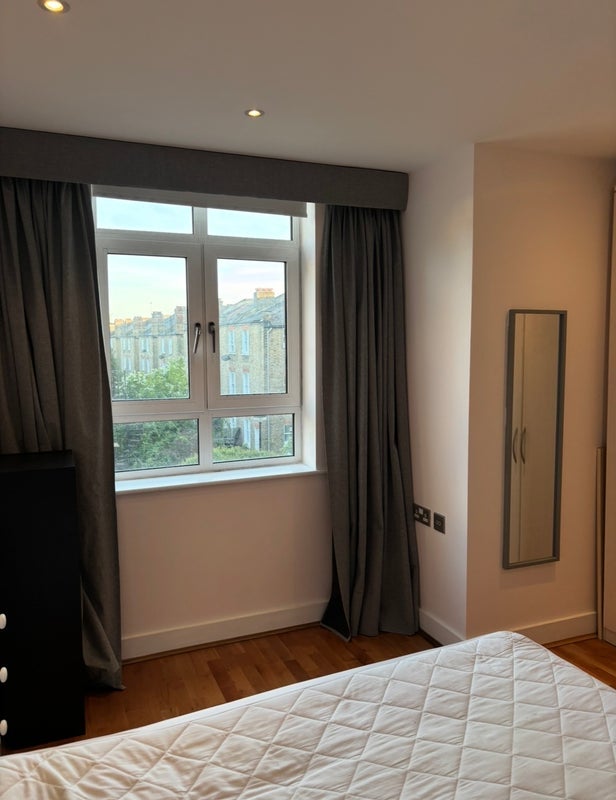 Room Clapham High Street in Greater London