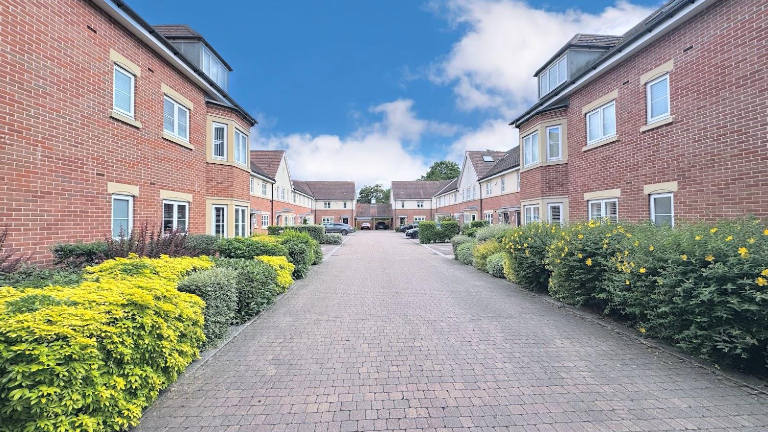 Flat Tudor Court in Derby