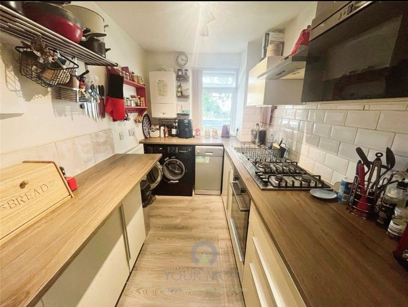 Room Bledlow Close in Greater London