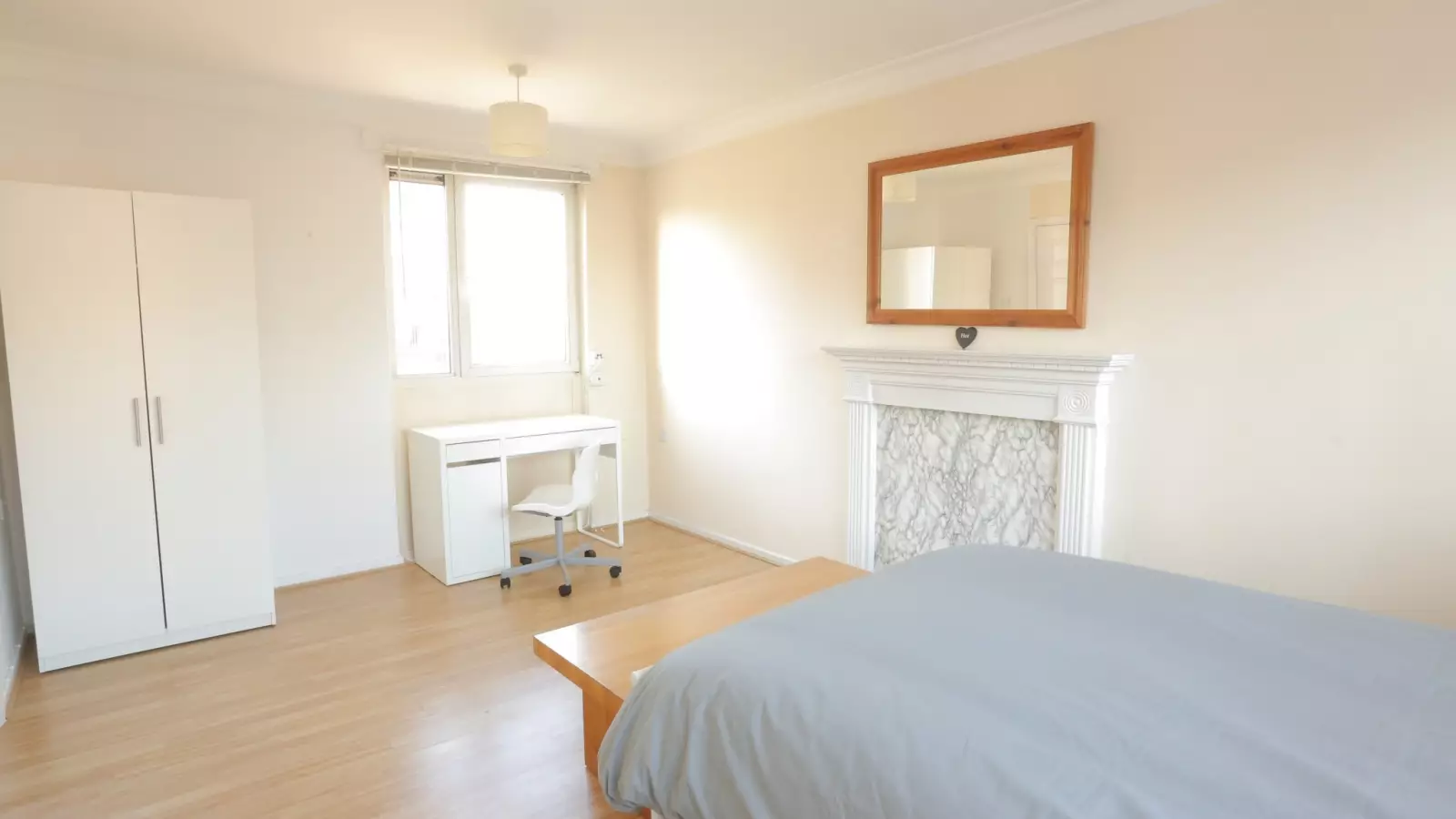 Room Gernon Road in Greater London