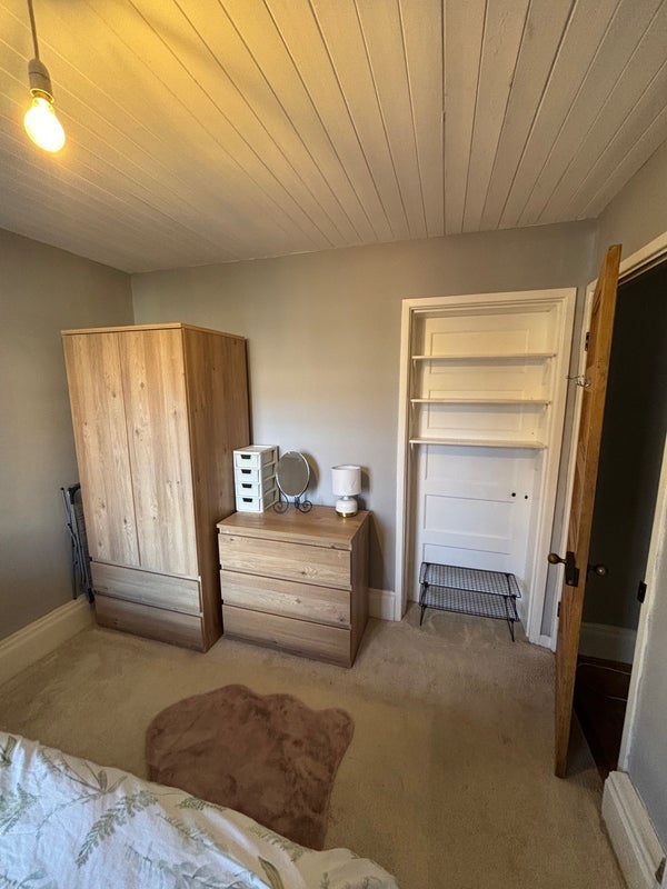 Room Wandsworth Road in Greater London