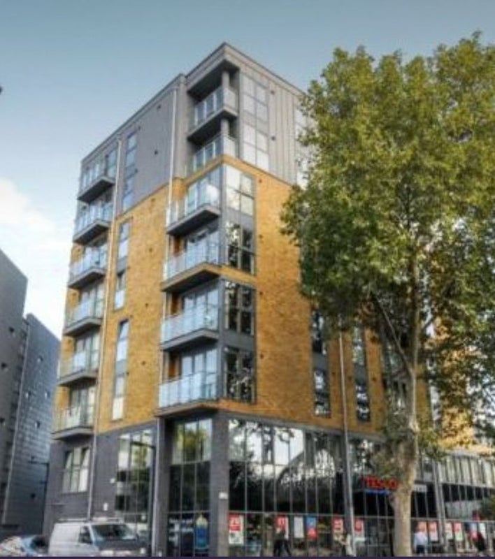 Room Borough Road in Greater London