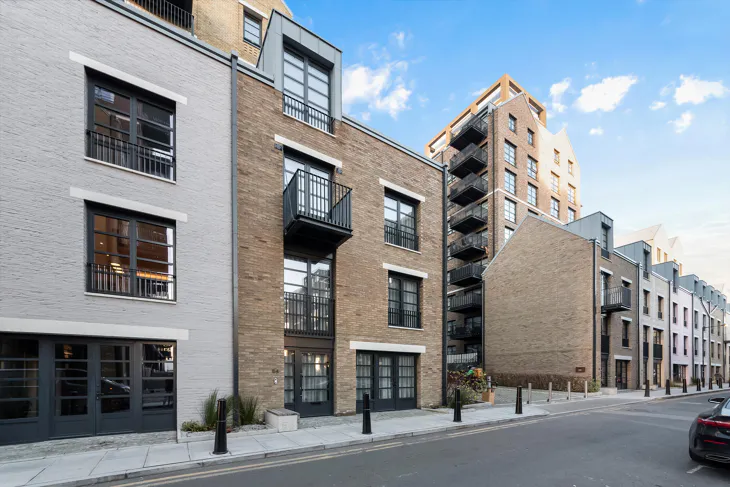 House Orchard Place in Greater London