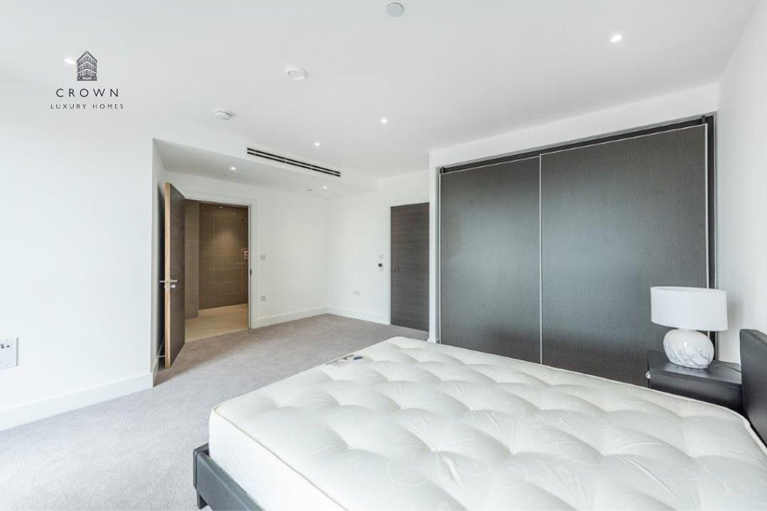 Flat Blackfriars Road in Greater London